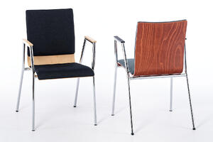 Unser Holzschalenstuhl Alaska AL SP RP mit Armlehnen und Polsterung